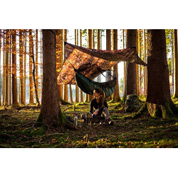 AMAZONAS Ultra-Light Traveller Tarp Forest 650g Packmaß 25 x 10 cm Fallschirmseide Wetterschutz in Tarnoptik Blätterwaldoptik