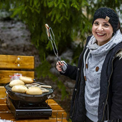ACTIVA Meisen Gaskocher I Campingkocher inkl. Grilltopf & Tragekoffer I Premium Gasgrill klein - Leistungsstark & vielseitig 