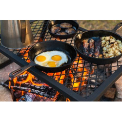 Amazon Basics Robuster, klappbarer Camping Grill, Mittelgroß, Schwarz