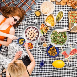 Camping Besteckset 4 Person, 20 PCS Picknick-Teller und Utensilien-Set, Tragbares Geschirr, Edelstahl-Besteck-Kombination mit