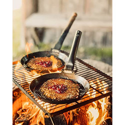 Stabilotherm Jägerpfanne mit Metall Klappgriff | zum Outdoor Kochen & braten über offenem Feuer oder Grill | Eisenpfanne Guss