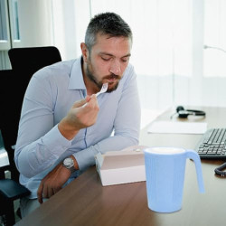 Zfseyuh 4 Stück Unbreakable Trinkbecher mit Henkel,Plastikbecher Mehrweg Camping Tasse Set Kinderbecher Kunststoffbecher Kind