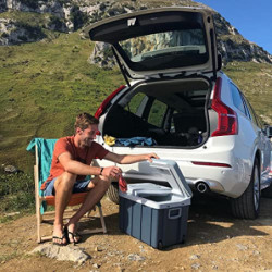 Mobicool MQ40W Kühlbox mit Rollen | Elektrisch | 39 L | 12V, 230V | für Auto, Boot, Reisemobil und Steckdose