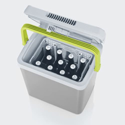 SEVERIN Elektrische Kühlbox  25 L  mit Kühl- und Warmhaltefunktion, Auto Kühlbox mit 3 Anschlüssen  USB, Netzteil & Zigarette