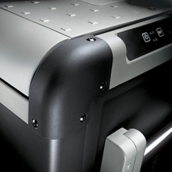 DOMETIC CFX 40 Kompressor-Kühlbox, 38 Liter, 12/24 V und 230 V für Auto, Lkw, Boot, Wohnmobil und Steckdose, mit USB Anschlus
