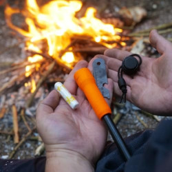 Feuerstahl mit Zunderfach wasserfest-XXL Feuerstarter-perfekt für Anfänger-Extrem heiße Funken-langlebig ca.20.000 Anwendunge