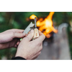 WIKA Feuerstahl, Feuerstarter mit wasserdichter Zunderdose aus Aluminium, Holzgriff und fluoreszierendem Paracordband, spezie