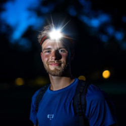 Winzwon USB Wiederaufladbare LED Stirnlampe Kopflampe, Wasserdicht Leichtgewichts Mini stirnlampen Perfekt fürs Laufen, Jogge