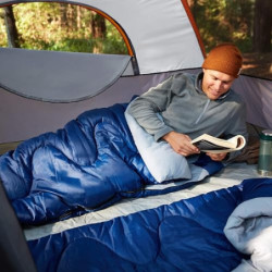 Amazon Basics Kuppelzelt für Camping mit Regenschutz und Tragetasche, wasserdichtes 3-Jahreszeiten-Zelt, einfach aufzubauen, 