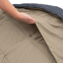 qeedo Buddy Mumienschlafsack - extra breit, groß, leicht, bequem - Sommerschlafsack mit kleinem Packmaß und Soft-Touch-Oberfl