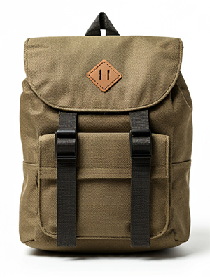Militärfarbener Tagesrucksack von vorne
